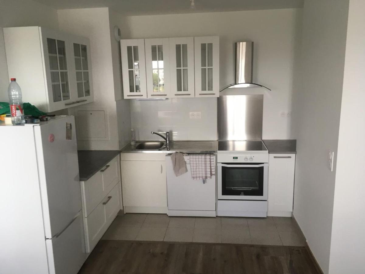 3 Room Flat In Parklane - 1,5Km Disney セリ エクステリア 写真