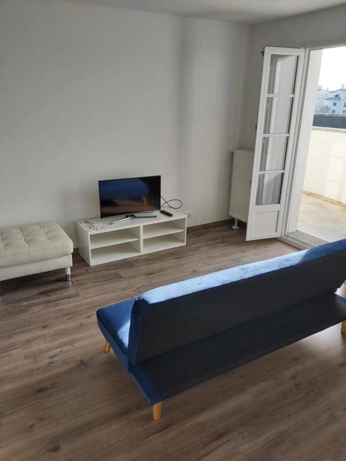 3 Room Flat In Parklane - 1,5Km Disney セリ エクステリア 写真